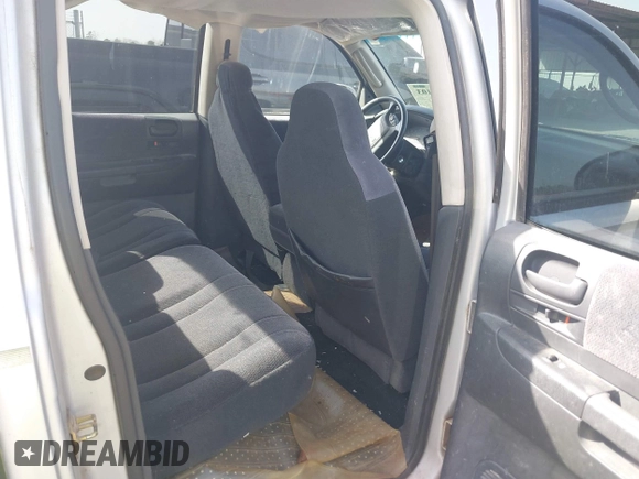 2003 Dodge Dakota SLT with VIN 1D7HL48N83S236590, listed as a IAAI auction lot 41796103 with 221,667 mi miles. Bid and sale history available at carsss.com. Image 8.