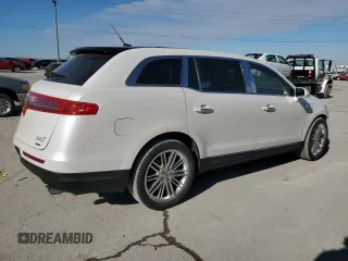 2016 Lincoln MKT EcoBoost z VIN 2LMHJ5AT5GBL01314, wystawiony jako Copart lot #88693385 z przebiegiem 75 777 mil mil oraz Szkoda całkowita • Salvage title. Historia ofert i sprzedaży dostępna na DreamBid. Obrazek 3.