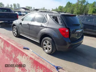 2013 Chevrolet Equinox LT z VIN 1GNALPEK2DZ121734, wystawiony jako IAAI lot #42105116 z przebiegiem 139 224 mil mil oraz . Historia ofert i sprzedaży dostępna na DreamBid. Obrazek 3.