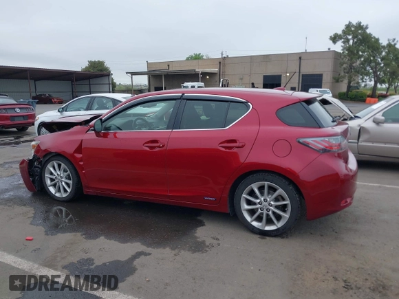 2011 Lexus CT 200h z VIN JTHKD5BH5B2042697, wystawiony jako IAAI lot #42073626 z przebiegiem 137 784 mil mil oraz . Historia ofert i sprzedaży dostępna na DreamBid. Obrazek 14.