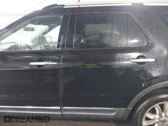 2011 Ford Explorer XLT z VIN 1FMHK7D85BGA91309, wystawiony jako IAAI lot #42322670 z przebiegiem 260 286 mil mil oraz . Historia ofert i sprzedaży dostępna na DreamBid. Obrazek 14.