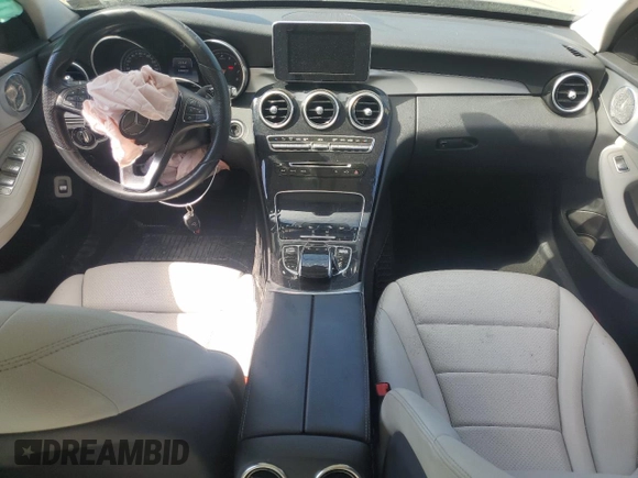 2015 Mercedes-Benz C 300 z VIN 55SWF4JB4FU081058, wystawiony jako Copart lot #55364875 z przebiegiem 108 323 mil mil oraz Szkoda całkowita • Salvage title. Historia ofert i sprzedaży dostępna na DreamBid. Obrazek 8.