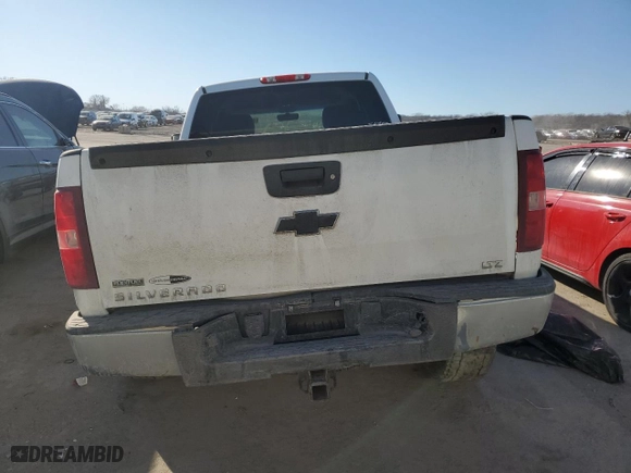 2009 Chevrolet Silverado 1500 LTZ with VIN 1GCEK39049Z272306, listed as a Copart auction lot 46627195 with 175,616 mi miles and Salvage Title. Bid and sale history available at carsss.com. Image 6.