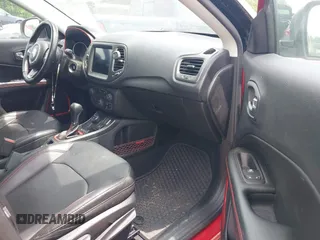 2020 Jeep Compass Trailhawk с VIN 3C4NJDDB5LT221591, выставлен на аукционе IAAI как лот 42495388 с пробегом 100 995 миль миль и . История ставок и продаж доступна на DreamBid. Изображение 5.
