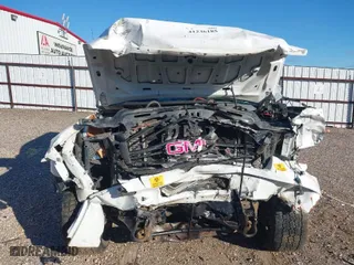2011 GMC Sierra 2500HD Denali with VIN 1GT125C81BF225413, listed as a IAAI auction lot 41236185 with 1 mi miles. Bid and sale history available at carsss.com. Image 6.
