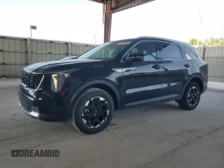 2025 Kia Sorento S z VIN 5XYRL4JC0SG323945, wystawiony jako Copart lot #57265015 z przebiegiem Nie podano mil oraz Czysty tytuł • Clean title. Historia ofert i sprzedaży dostępna na DreamBid. Obrazek 1.