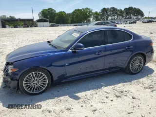 2017 Alfa Romeo Giulia Ti z VIN ZARFAECN3H7557442, wystawiony jako Copart lot #53639635 z przebiegiem 56 900 mil mil oraz Szkody całkowita. Historia ofert i sprzedaży dostępna na DreamBid. Obrazek 1.