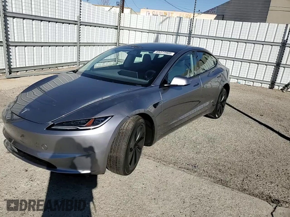 2025 Tesla Model 3 Long Range z VIN 5YJ3E1EA8SF927015, wystawiony jako Copart lot #89373905 z przebiegiem 91 mil mil oraz Szkoda całkowita • Salvage title. Historia ofert i sprzedaży dostępna na DreamBid. Obrazek 10.