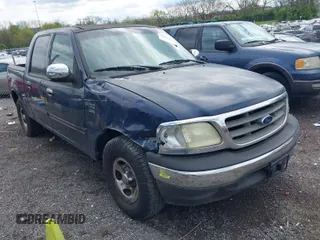 2002 Ford F-150 XLT with VIN 1FTRW07L62KD79180, listed as a IAAI auction lot 42007511 with 359,139 mi miles. Bid and sale history available at carsss.com. Image 1.