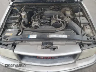 2000 GMC Sonoma SLS with VIN 1GTCS19W9Y8163781, listed as a Copart auction lot 81001704 with 132,301 mi miles and Salvage Title. Bid and sale history available at carsss.com. Image 11.