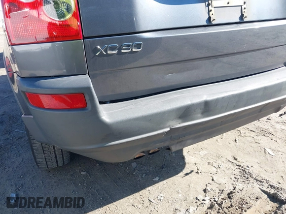 2006 Volvo XC90 2.5L Turbo with VIN YV4CY592161268420, listed as a IAAI auction lot 41148213 with 219,115 mi miles. Bid and sale history available at carsss.com. Image 6.