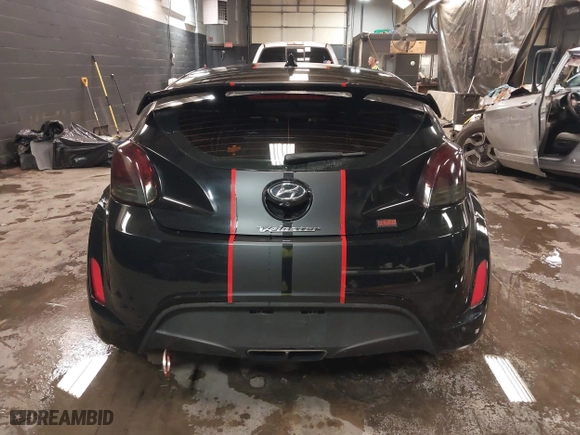 2015 Hyundai Veloster RE:FLEX with VIN KMHTC6AD2FU223615, listed as a IAAI auction lot 41388773 with 111,381 mi miles. Bid and sale history available at carsss.com. Image 16.