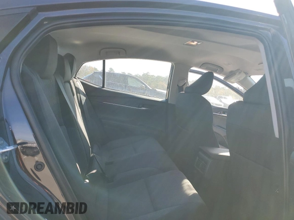 2025 Toyota Camry LE z VIN 4T1DAACK8SU045860, wystawiony jako Copart lot #84733224 z przebiegiem 9 386 mil mil oraz Szkoda całkowita • Salvage title. Historia ofert i sprzedaży dostępna na DreamBid. Obrazek 10.