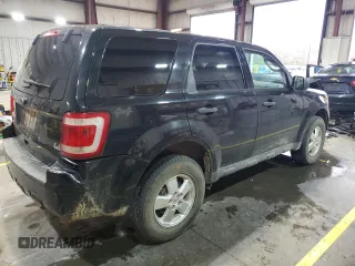 2011 Ford Escape XLS z VIN 1FMCU9C77BKC43662, wystawiony jako Copart lot #51779335 z przebiegiem 104 548 mil mil oraz Szkoda całkowita • Salvage title. Historia ofert i sprzedaży dostępna na DreamBid. Obrazek 3.