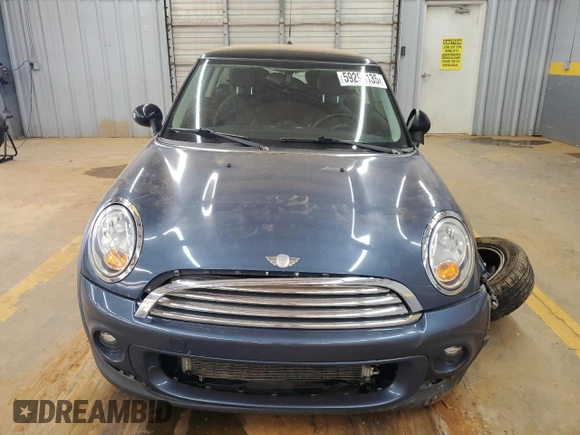 2011 MINI Hardtop with VIN WMWSU3C54BT184251, listed as a Copart auction lot 59298135 with 123,864 mi miles and Salvage title. Bid and sale history available at DreamBid. Image 5.