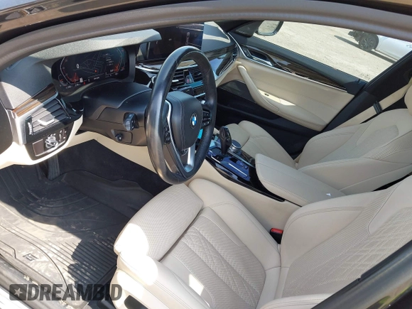 2021 BMW 5 Series 530i xDrive с VIN WBA13BJ04MCF43555, выставлен на аукционе IAAI как лот 42169253 с пробегом 43 501 миль миль и . История ставок и продаж доступна на DreamBid. Изображение 20.