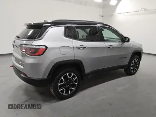 2020 Jeep Compass Trailhawk with VIN 3C4NJDDB7LT163533, listed as a Copart auction lot 55056085 with 9,815 mi miles and Clean Title. Bid and sale history available at carsss.com. Image 3.