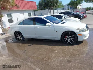 2008 Mercedes-Benz S-Class 5.5L V8 with VIN WDDNG86X48A151830, listed as a IAAI auction lot 41821178 with 1 mi miles. Bid and sale history available at carsss.com. Image 13.