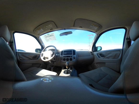 2005 Ford Escape XLT with VIN 1FMYU93135KC44135, listed as a IAAI auction lot 42002351 with 185,569 mi miles. Bid and sale history available at carsss.com. Image 18.
