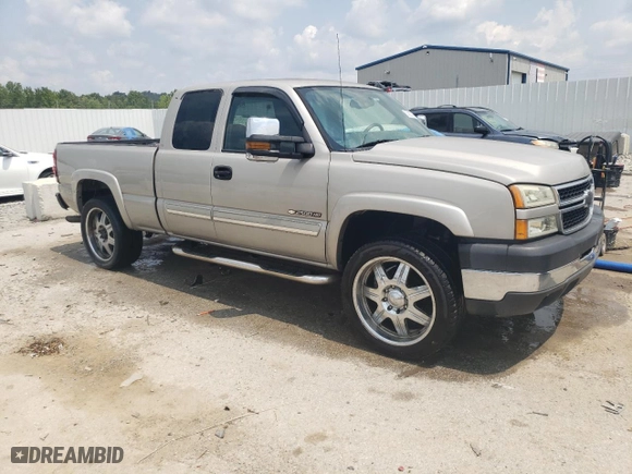 2007 Chevrolet Silverado 2500HD Classic LS with VIN 1GCHC29U77E176424, listed as a Copart auction lot 63835424 with NaN miles and Salvage Title. Bid and sale history available at carsss.com. Image 4.