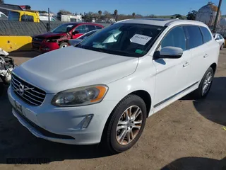 2015 Volvo XC60 T5 with VIN YV4612RK5F2690037, listed as a IAAI auction lot 41670072 with 95,829 mi miles. Bid and sale history available at carsss.com. Image 17.