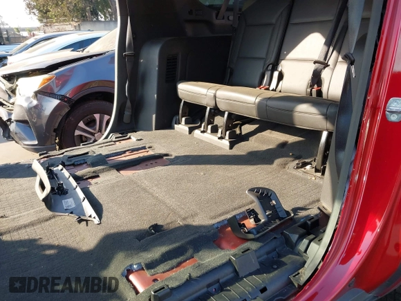 2021 Chevrolet Suburban LT z VIN 1GNSCCKD8MR138864, wystawiony jako IAAI lot #41296984 z przebiegiem Nie podano mil oraz . Historia ofert i sprzedaży dostępna na DreamBid. Obrazek 19.