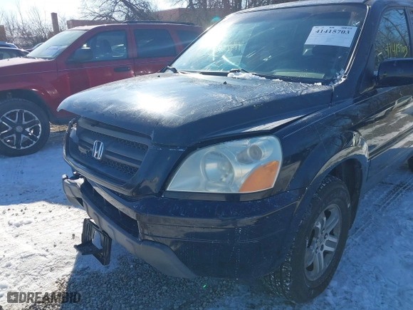 2004 Honda Pilot EX with VIN 2HKYF18544H574133, listed as a IAAI auction lot 41415703 with 217,539 mi miles. Bid and sale history available at carsss.com. Image 6.