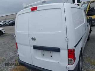 2015 Nissan NV200 SV with VIN 3N6CM0KNXFK710080, listed as a IAAI auction lot 41831172 with 144,397 mi miles. Bid and sale history available at carsss.com. Image 16.