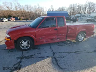 2000 Chevrolet S-10 LS with VIN 1GCCS19WXY8266921, listed as a Copart auction lot 86826304 with 98,718 mi miles and Salvage Title. Bid and sale history available at carsss.com. Image 1.