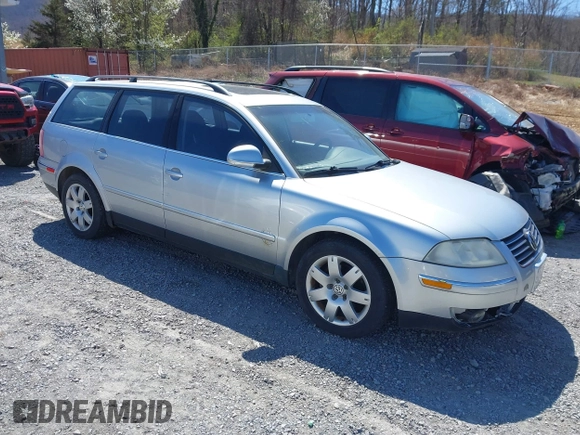 2005 Volkswagen Passat z VIN WVWDD63B25E110788, wystawiony jako IAAI lot #41877185 z przebiegiem 181 584 mil mil oraz . Historia ofert i sprzedaży dostępna na DreamBid. Obrazek 1.