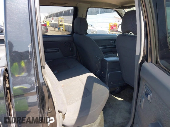 2004 Nissan Frontier XE z VIN 1N6ED27T64C456530, wystawiony jako IAAI lot #41857235 z przebiegiem 246 978 mil mil oraz . Historia ofert i sprzedaży dostępna na DreamBid. Obrazek 8.
