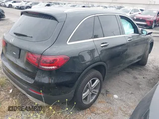 2022 Mercedes-Benz GLC 300 with VIN W1N0G8DB6NV391826, listed as a IAAI auction lot 42266256 with Not provided miles and . Bid and sale history available at DreamBid. Image 4.