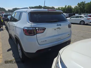 2022 Jeep Compass Latitude z VIN 3C4NJDBB2NT205936, wystawiony jako IAAI lot #42885857 z przebiegiem 39 157 mil mil oraz . Historia ofert i sprzedaży dostępna na DreamBid. Obrazek 14.