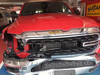 2023 Ram 1500 Big Horn z VIN 1C6RRFFG9PN561001, wystawiony jako IAAI lot #42575762 z przebiegiem 42 164 mil mil oraz . Historia ofert i sprzedaży dostępna na DreamBid. Obrazek 29.