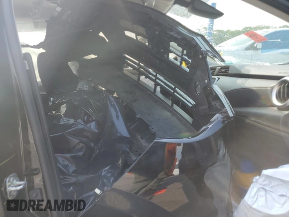 2024 Nissan Versa S z VIN 3N1CN8DV8RL927835, wystawiony jako Copart lot #59790805 z przebiegiem 9 015 mil mil oraz Szkoda całkowita • Salvage title. Historia ofert i sprzedaży dostępna na DreamBid. Obrazek 7.