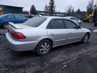 1998 Honda Accord EX with VIN 1HGCG5553WA120695, listed as a Copart auction lot 88338535 with 202,771 mi miles and Salvage title. Bid and sale history available at DreamBid. Image 3.