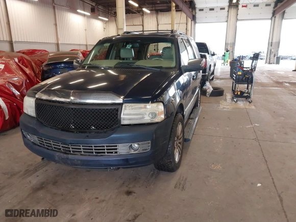 2007 Lincoln Navigator with VIN 5LMFU28597LJ00335, listed as a IAAI auction lot 41291436 with 131,938 mi miles. Bid and sale history available at carsss.com. Image 2.