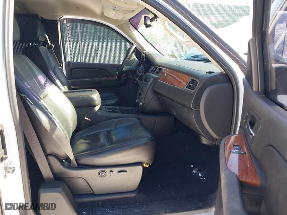 2007 GMC Sierra 1500 SLE1 with VIN 2GTEK19JX71607023, listed as a IAAI auction lot 41636146 with 181,268 mi miles. Bid and sale history available at carsss.com. Image 5.