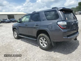 2021 Toyota 4Runner SR5 Premium with VIN JTENU5JR2M5929292, listed as a Copart auction lot 60743695 with 50,725 mi miles and Salvage title. Bid and sale history available at DreamBid. Image 2.