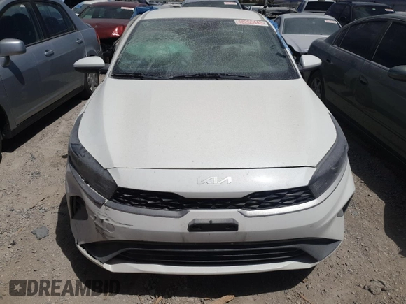 2022 Kia Forte LXS with VIN 3KPF24AD0NE431059, listed as a Copart auction lot 48265445 with 32,896 mi miles and Salvage Title. Bid and sale history available at DreamBid. Image 5.