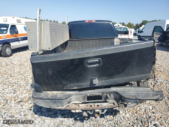 2005 Chevrolet Silverado 3500 DRW LT with VIN 1GCJK33275F880793, listed as a Copart auction lot 74322794 with NaN miles and Salvage Title. Bid and sale history available at carsss.com. Image 6.