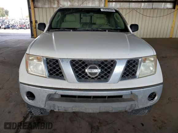 2005 Nissan Frontier SE with VIN 1N6AD06W35C413666, listed as a Copart auction lot 44690265 with 230,580 mi miles and Clean title. Bid and sale history available at DreamBid. Image 5.