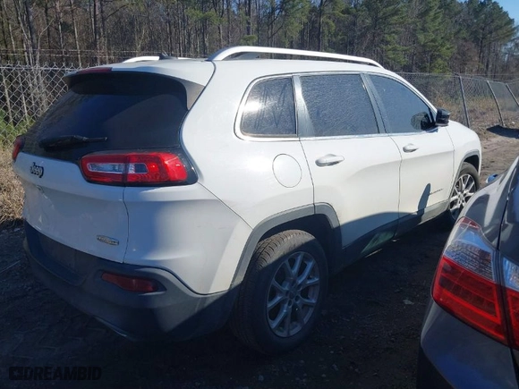 2015 Jeep Cherokee Latitude with VIN 1C4PJLCS1FW642890, listed as a IAAI auction lot 41624678 with NaN miles. Bid and sale history available at carsss.com. Image 4.