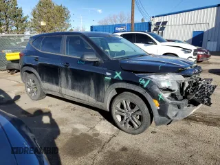 2021 Kia Seltos LX with VIN KNDEPCAAXM7060603, listed as a Copart auction lot 46455445 with 82,822 mi miles and Salvage Title. Bid and sale history available at carsss.com. Image 4.