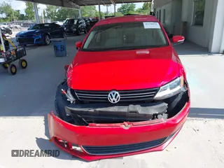 2013 Volkswagen Jetta SE с VIN 3VWDX7AJ0DM355117, выставлен на аукционе IAAI как лот 42350921 с пробегом 130 322 миль миль и . История ставок и продаж доступна на DreamBid. Изображение 12.