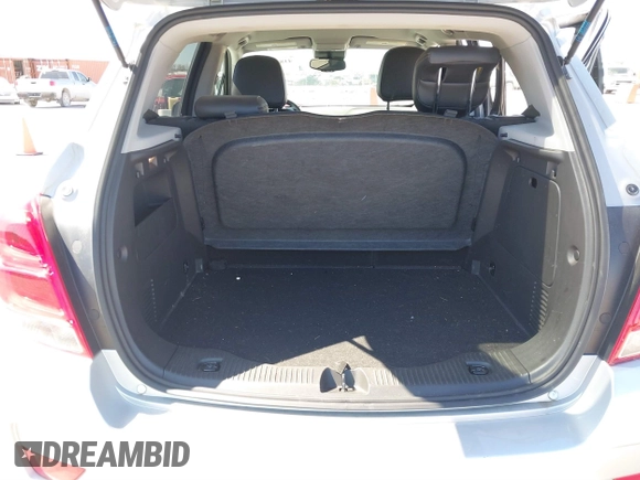 2018 Chevrolet Trax LT with VIN KL7CJLSB4JB734606, listed as a IAAI auction lot 41838892 with 42,122 mi miles. Bid and sale history available at carsss.com. Image 17.