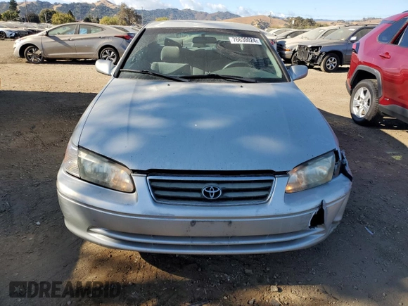 2001 Toyota Camry CE with VIN 4T1BG22K01U059585, listed as a Copart auction lot 89218725 with 253,747 mi miles and Clean Title. Bid and sale history available at carsss.com. Image 5.