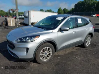 2020 Ford Escape SE z VIN 1FMCU9G67LUA85265, wystawiony jako IAAI lot #42389104 z przebiegiem 66 608 mil mil oraz . Historia ofert i sprzedaży dostępna na DreamBid. Obrazek 17.