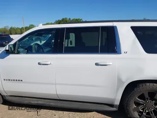 2020 Chevrolet Suburban LT z VIN 1GNSKHKC2LR112606, wystawiony jako IAAI lot #41984857 z przebiegiem 122 192 mil mil oraz . Historia ofert i sprzedaży dostępna na DreamBid. Obrazek 14.