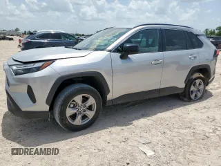 2024 Toyota RAV4 Hybrid LE z VIN 4T3LWRFV8RU122438, wystawiony jako Copart lot #63779165 z przebiegiem 14 440 mil mil oraz Szkoda całkowita • Salvage title. Historia ofert i sprzedaży dostępna na DreamBid. Obrazek 1.